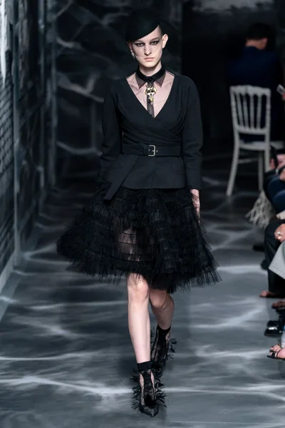 Look 19